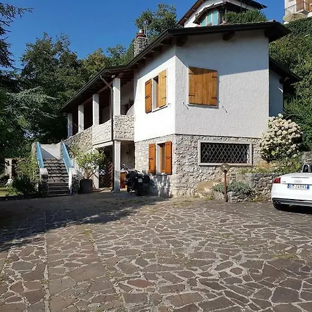 Ca' Del Bosco Holiday